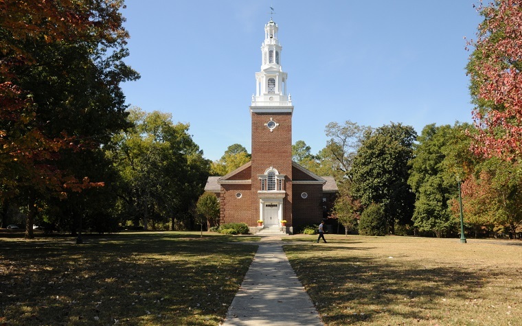 Harry Carlson of Boston, who was an architect and is best known for designing the Ford Buildings, made the chapel in 1915.
