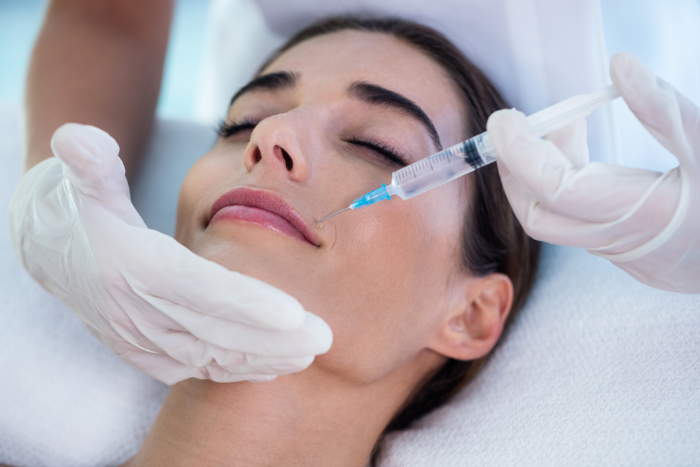 The women were assigned to three different groups, each of which received a 30 U Botox injection, a 50 U Botox injection, or a placebo.