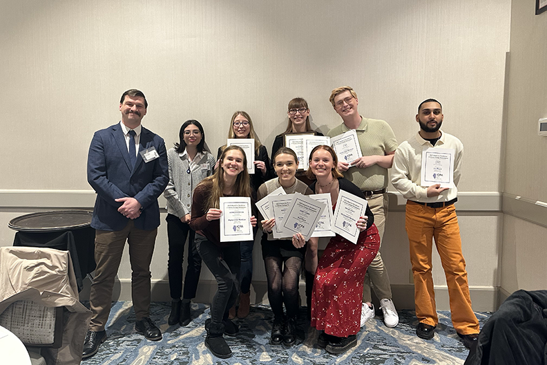 'The Leader' Wins 20 Illinois College Press Awards | Dupage Policy Journal - Vimarsana News