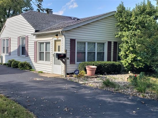 The home at 14608 S. Sacramento Ave. in Posen had a property tax bill of $631 in 2016.