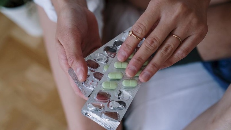 Defense attorneys for opioid distributors attempt to show companies not responsible for doctor prescriptions - Vimarsana News
