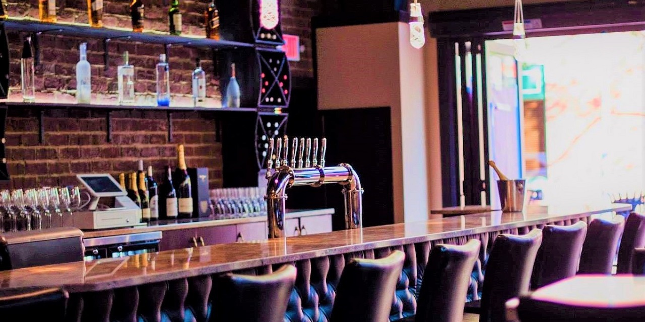 Woman says she was harassed, discriminated against at Charleston restaurant - Vimarsana News