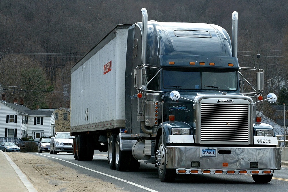 Second trucking firm files RICO lawsuit to recoup losses in staged accident - Vimarsana News