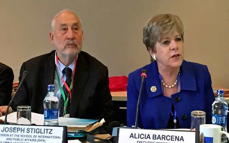 Nobel Prize-winning economist Joseph Stiglitz and Economic Commission for Latin America and the Caribbean Executive Secretary Alicia Barcena