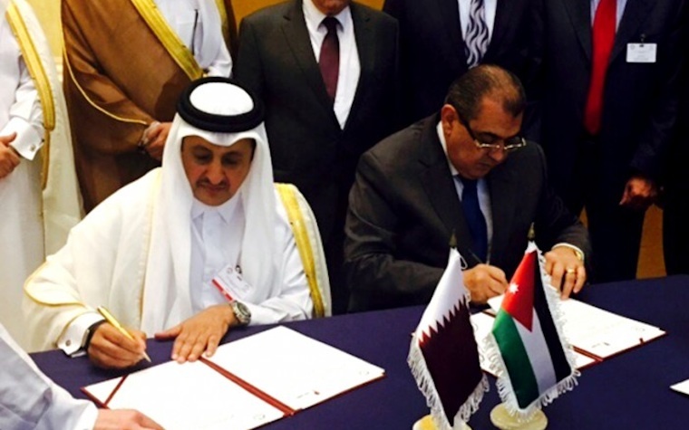 Qatar Chamber Chairman Sheikh Khalifa bin Jassim bin Mohamed Al-Thani signed a cooperation agreement with Nael Al Kabariti , Jordan Chamber chairman, recently.