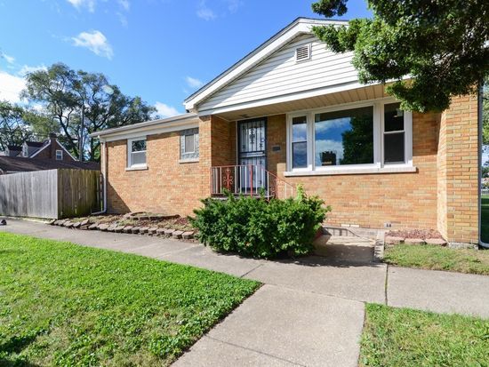 The home for sale at 118 E. 144th St. in Riverdale had a property tax bill of $5,417 in 2016.