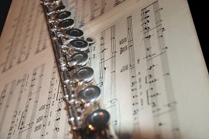 The six musicians, led by flutist Adrianne Greenbaum, held a performance followed by a master class.