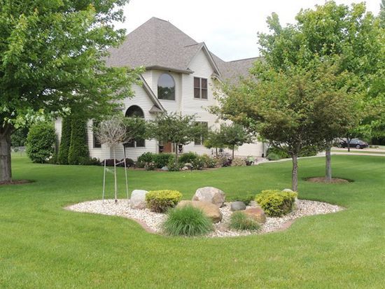 1 Brittany Court, N. Utica