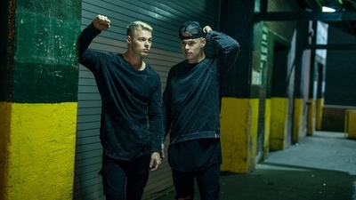 Twin act Milk N Cooks are from Illinois.