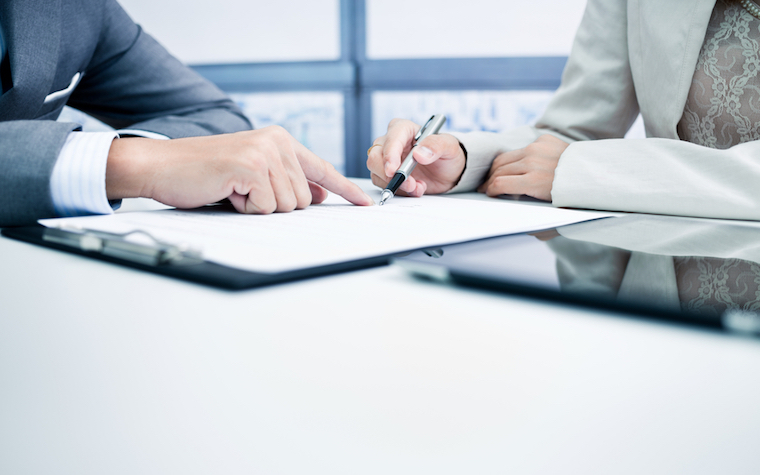 The Abu Dhabi Chamber and the Dubai Chamber have signed an agreement to approve Abu Dhabi's certificates of origin.
