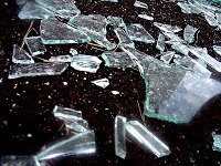 Mom blames apartment complex when son is cut by broken glass - Vimarsana News