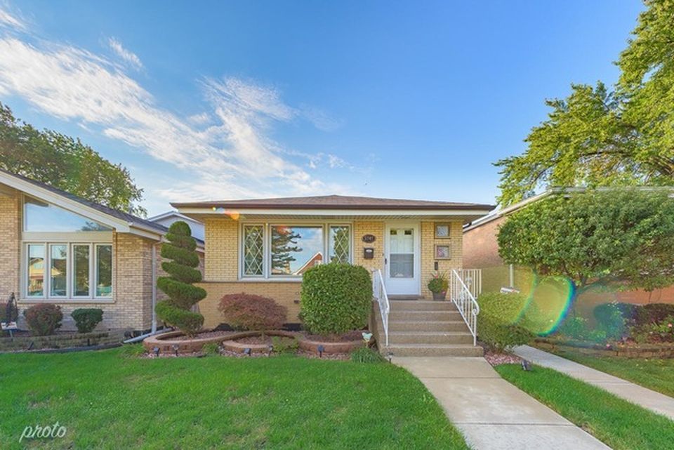 The house located at 5747 W. 64th St. in Clearing, currently offered for $254.9K, had a 2016 property tax bill of $3,093.
