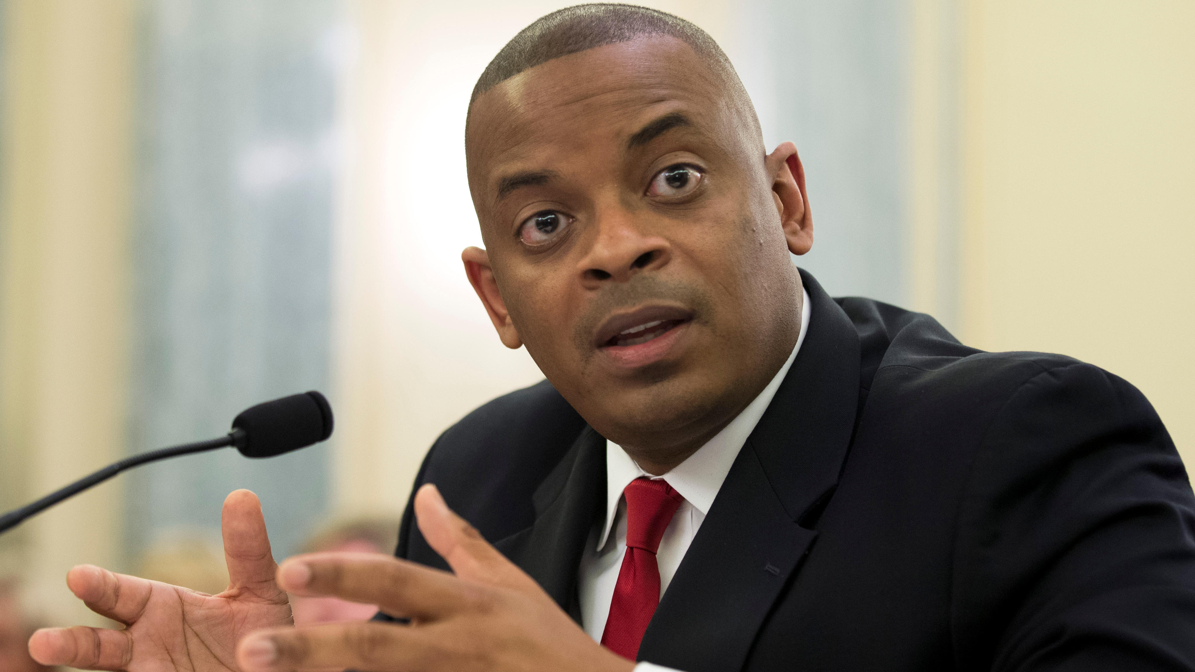 Anthony Foxx, U.S. Secretary of Transportation, received WTS' Rosa Parks Diversity Award.