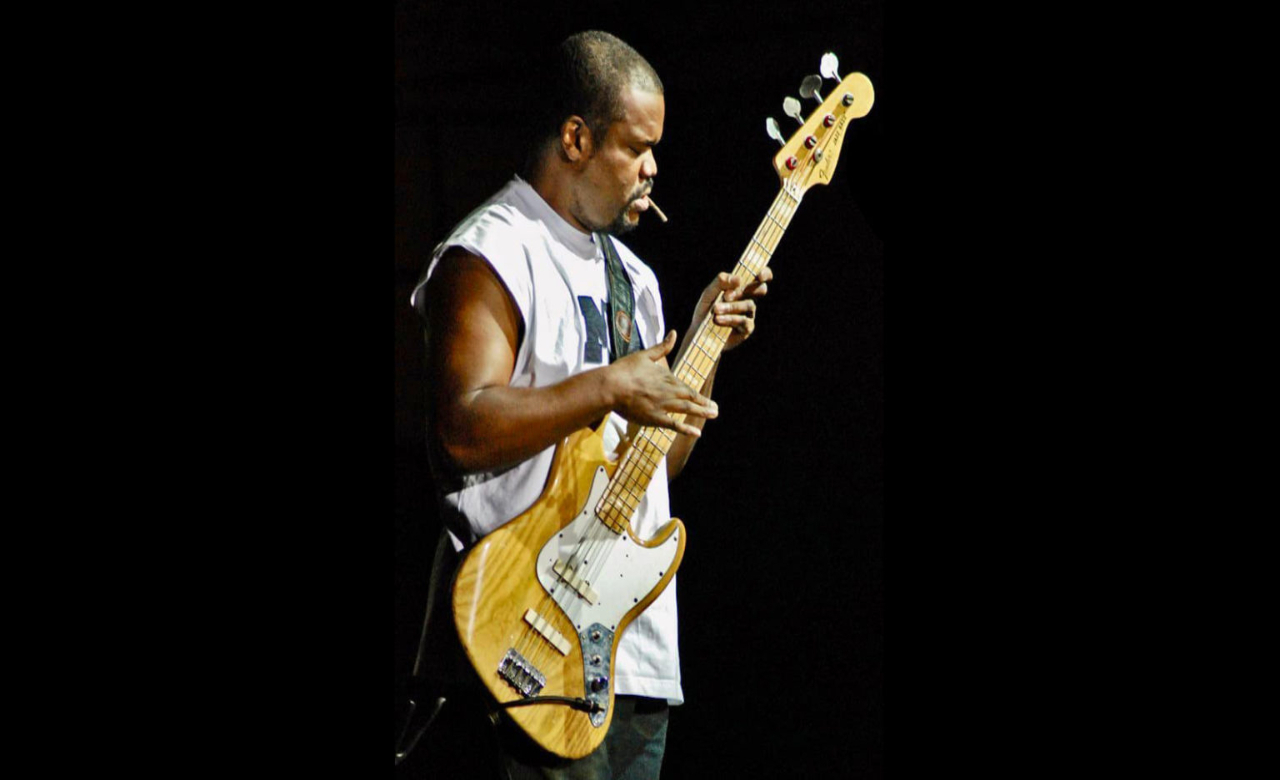Widow of Hub, deceased bassist for The Roots, drops claims group defrauded her late husband - Vimarsana News