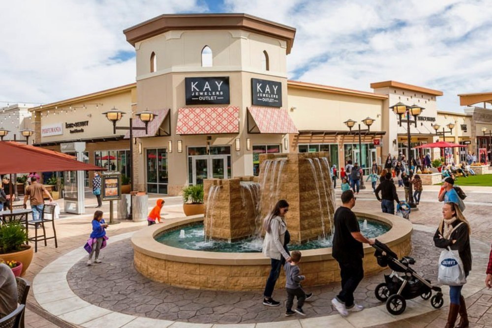 Tanger Outlets promotes pair to executive vice president roles HR