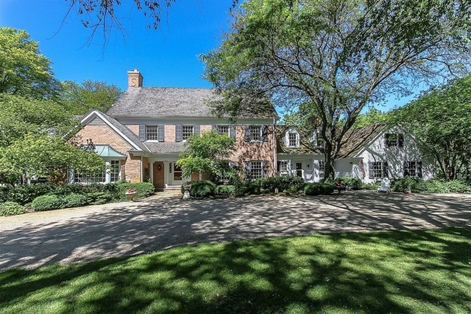 The owners of this estate on Donlea Rd. in Barrington Hills lost $2 million on their home, inflation-adjusted