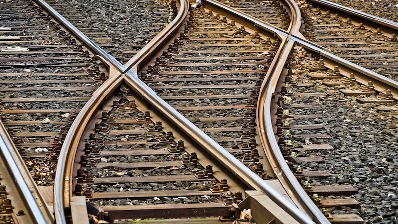 Former Union Pacific Railroad conductor claims negligence after suffering head injury - Vimarsana News