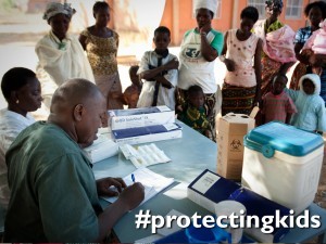 Protect vaccinators to eradicate polio
