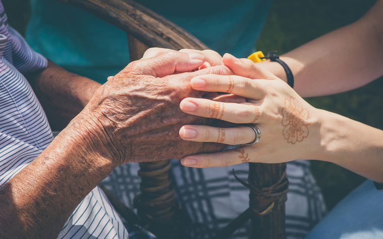 Oman Oil Marketing Company recently donated $39,000 to support the Omani Association for Elderly Friends.