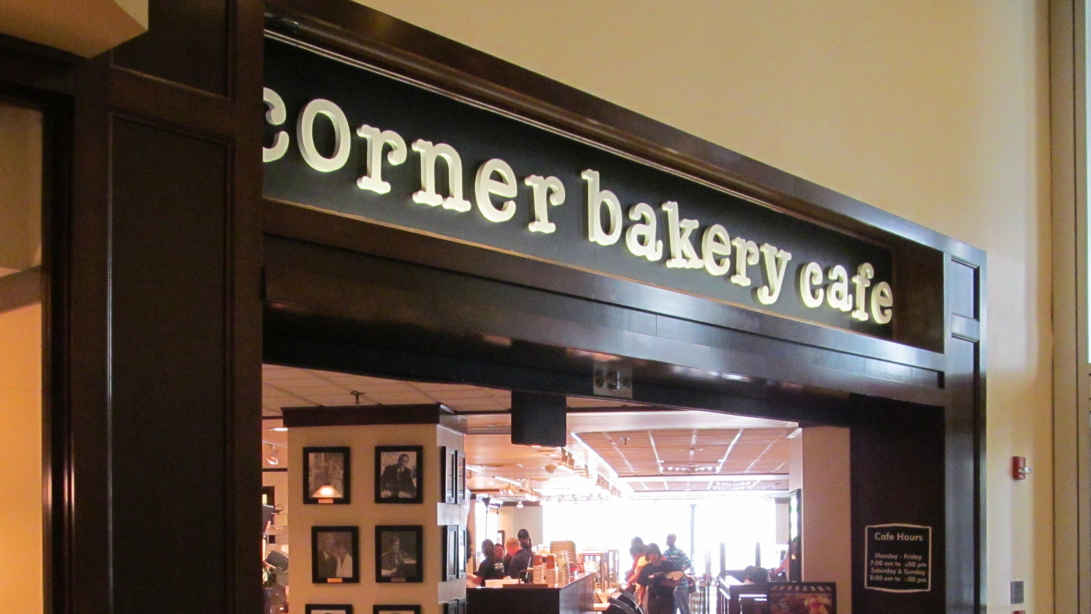 Mom complains Hinsdale Corner Bakery kicked out kids without proof of vaccination Dupage