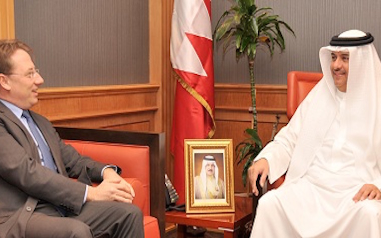 Bahraini assistant foreign minister meets with French diplomat to discuss bilateral relations