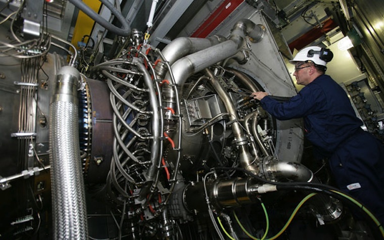 Siemens recently entered into a service deal that aims to ensure the operation, reliability and efficiency of Qatar's future Umm Al Houl power plant for at least 25 years.