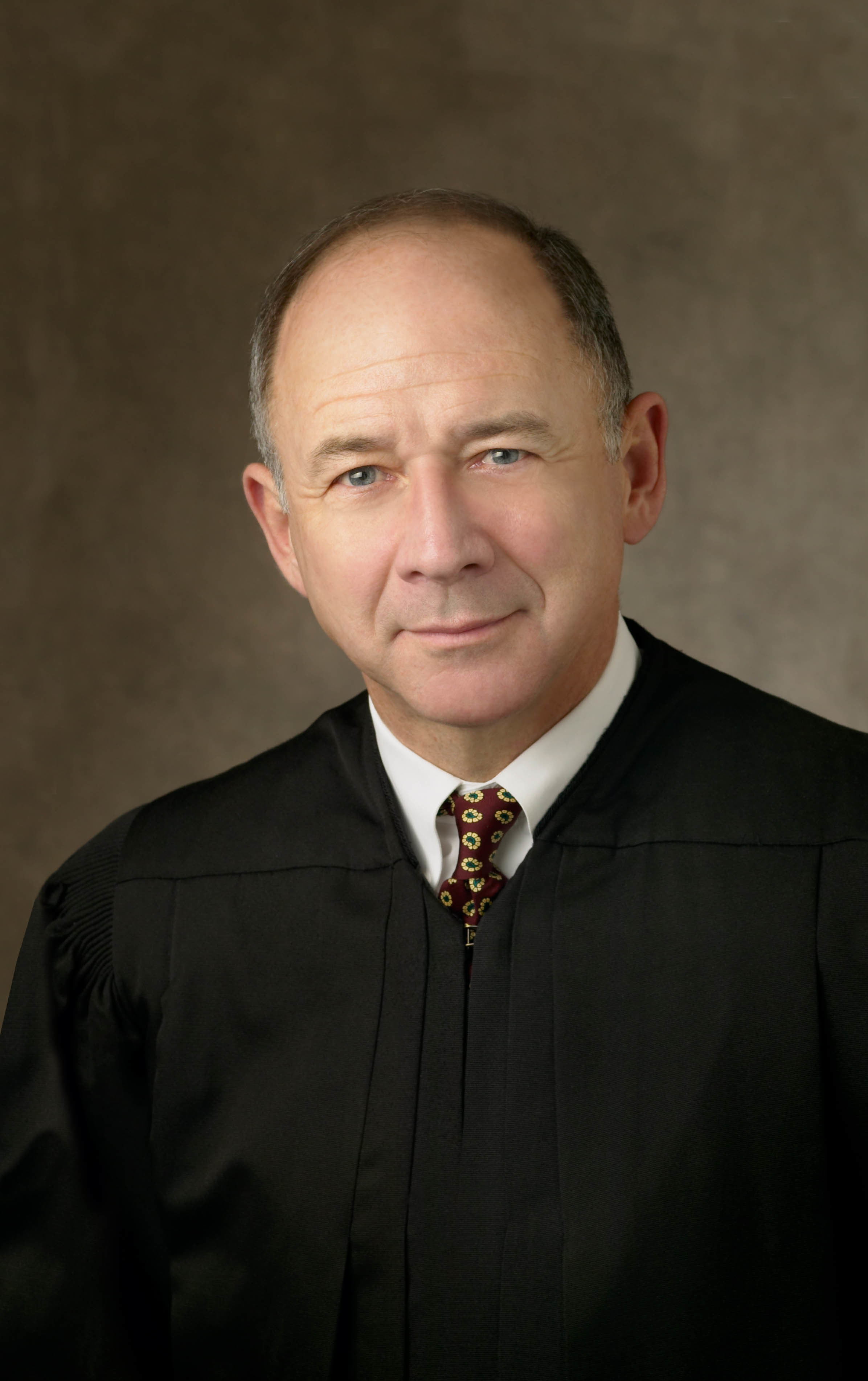 Greenbrier circuit judge files predatory lending lawsuit over house in