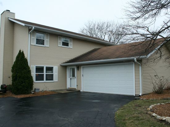 711 Porten Road, Fox River Shores