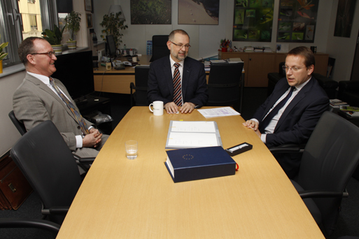 Representatives from Hungary sign the Joint Procurement Agreement to procure medical countermeasures.