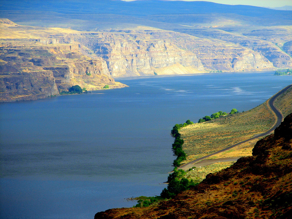 Washington and Oregon have proposed updates to the Lower Columbia River Plan to better manage potential oil spills in the area.