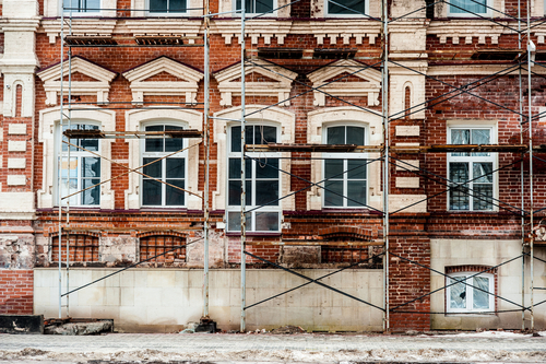 The commission reviewed its Guidelines for Alterations to Historic Buildings and New Construction.